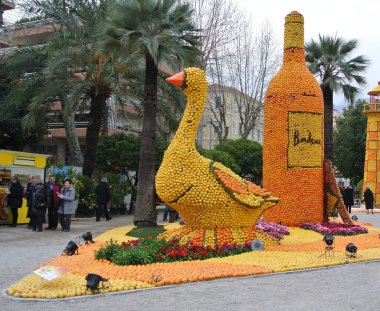 Festival of gold fruit - goose and bottle
