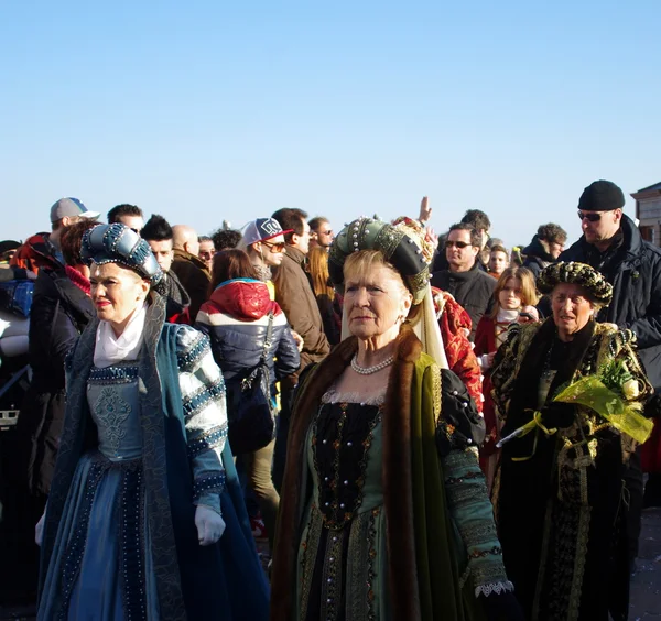 Festive procession-ladies — Stock Photo, Image