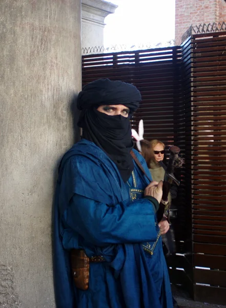nomad, elbiseli adam