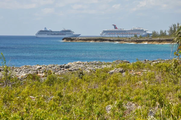 Statki wycieczkowe na Karaibach — Zdjęcie stockowe