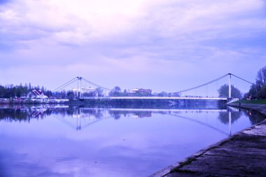 çok güzel bir köprü Nehri