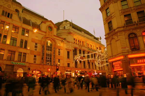 Turistas em Piccadilly Circus, 2010 — Fotografia de Stock