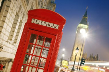 Londra telefon kulübesi ve big ben