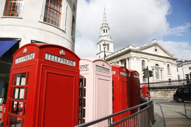 Londra telefon kulübesi