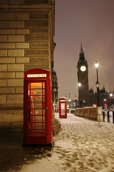ロンドンの電話ブースとビッグ ・ ベン — ストック写真