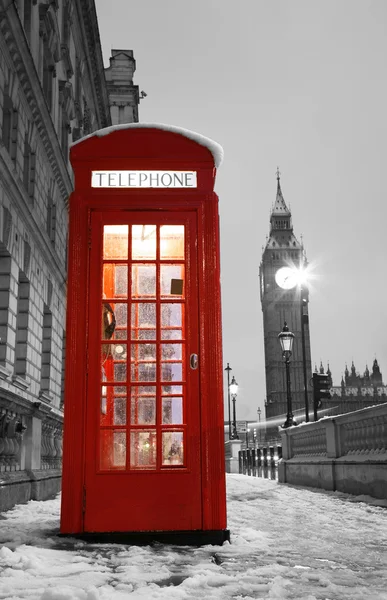 Londra telefon kulübesi ve big ben — Stok fotoğraf