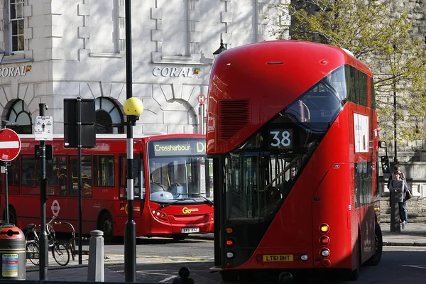 Neuer Bus für London — Stockfoto