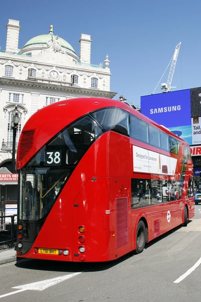 Nouveau bus pour Londres — Photo