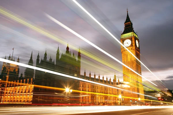 Palácio de Westminster à noite Fotos De Bancos De Imagens