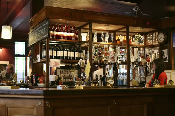 Vista interior de un pub inglés — Foto de Stock
