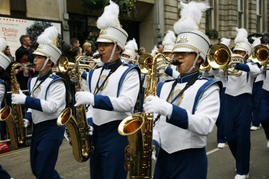 Yılbaşı günü yürüyüşü Londra'da