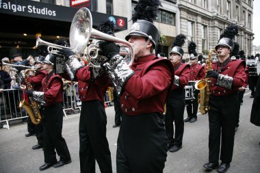 Yılbaşı günü yürüyüşü Londra'da