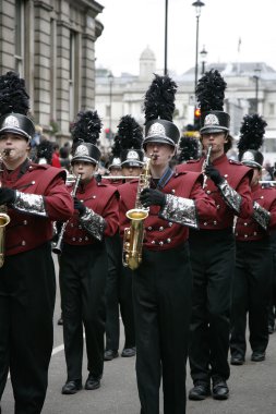 Yılbaşı günü yürüyüşü Londra'da