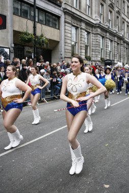 Yılbaşı günü yürüyüşü Londra'da