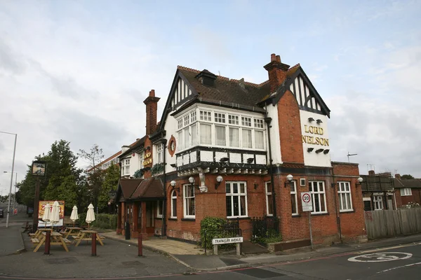 Vista exterior de um pub inglês — Fotografia de Stock