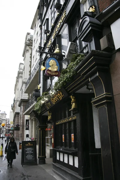 Vista exterior de um pub inglês — Fotografia de Stock