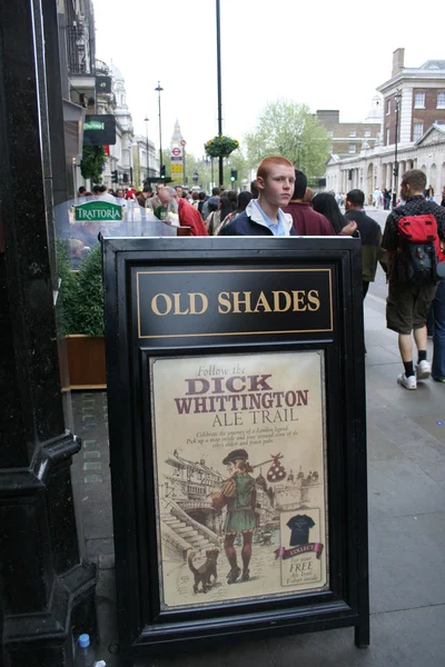 English pub sign — Stock Photo, Image
