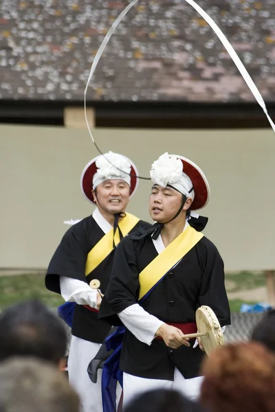 Koreai etnikai táncelőadás — Stock Fotó