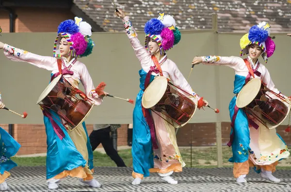 Performance de dança étnica coreana — Fotografia de Stock