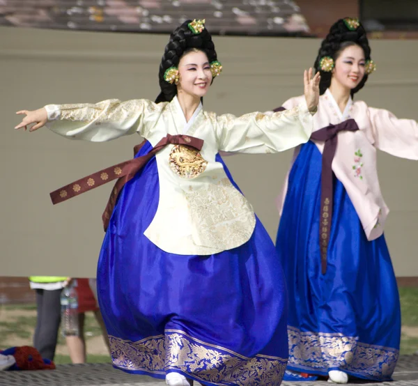 Korean ethnic dance performance — Stock Photo, Image