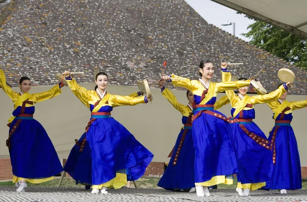 朝鲜民族舞蹈表演 — 图库照片