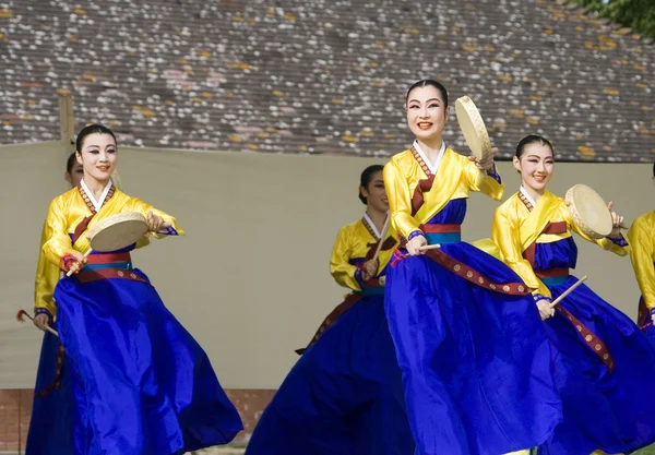 Korean ethnic dance performance — Stock Photo, Image