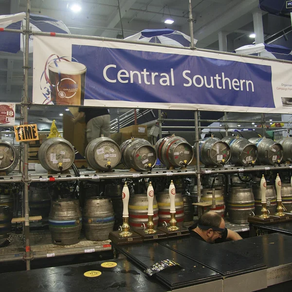 Fassbier des großen britischen Bierfestivals — Stockfoto