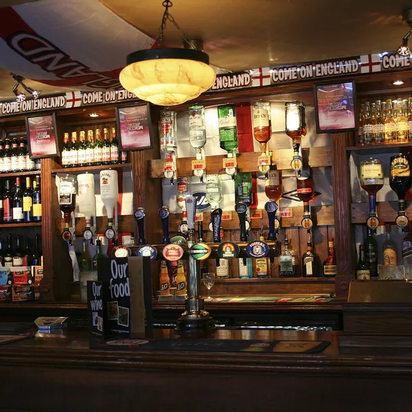영어 술집의 내부 보기 스톡 사진