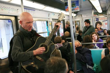 Görünümü Paris Metro içinde