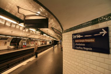 Görünümü Paris Metro içinde