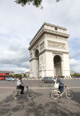 Tourist visit Arc de triumph clipart