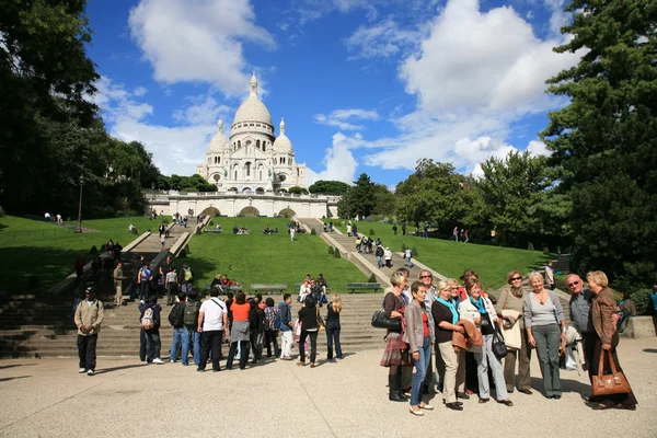 Basilikan på sacred heart i paris — Stockfoto