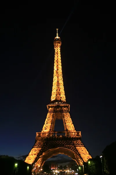 Eiffeltornet på natten — Stockfoto