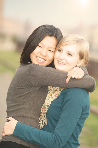 Polish and Chinese Friends at park — Stock Photo, Image
