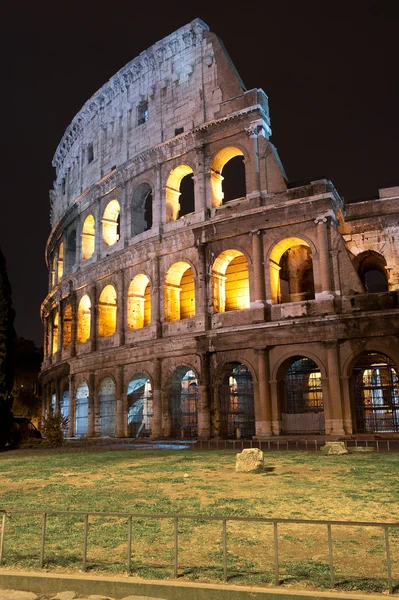 stock image Night view of the colosseum in Rome Italy
