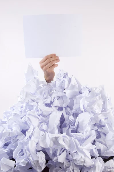 Biznesmen przytłoczony przez papier — Zdjęcie stockowe