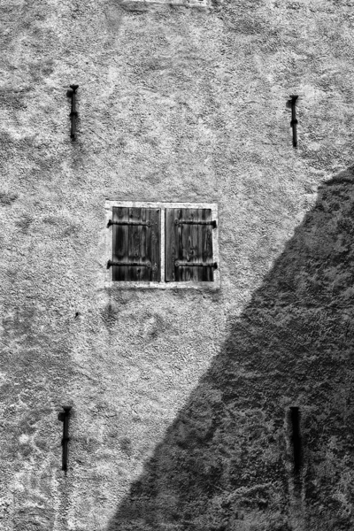 Antiguo muro bastión blanco y negro —  Fotos de Stock