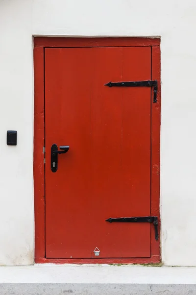 Старая дверь — стоковое фото