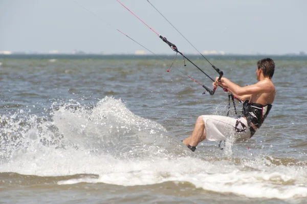 Kitesurfing ved Indian River Lagoon – stockfoto