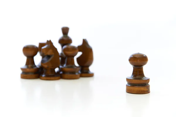 Pedaços de xadrez com um líder — Fotografia de Stock