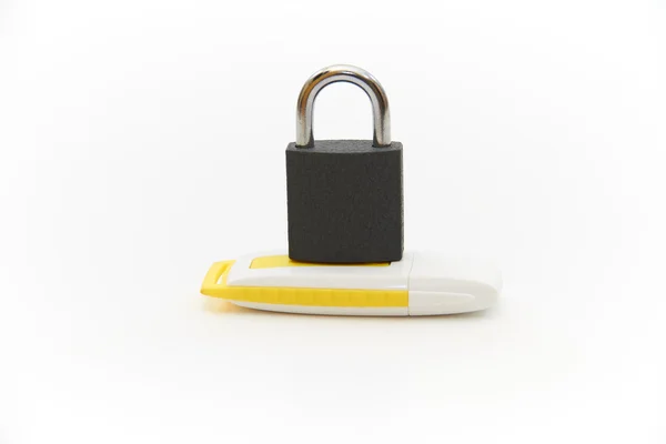 Unidade USB amarela com bloqueio — Fotografia de Stock