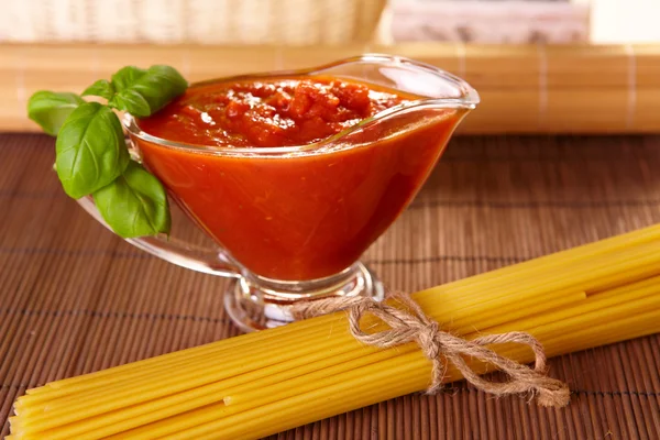Spaghetti and tomato sauce — Stock Photo, Image