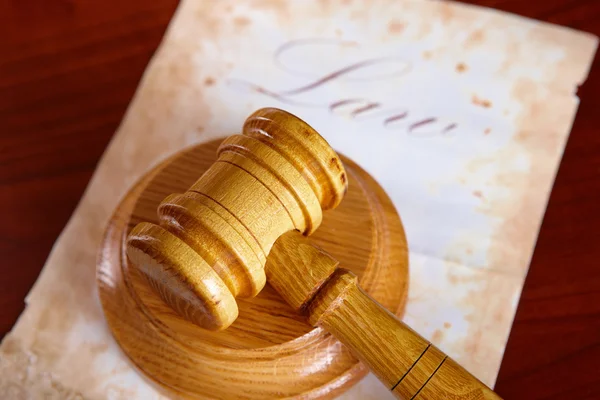 Judges gavel with old paper — Stock Photo, Image