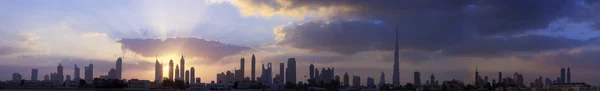 Panorámás kilátás nyílik dubai épületek — Stock Fotó