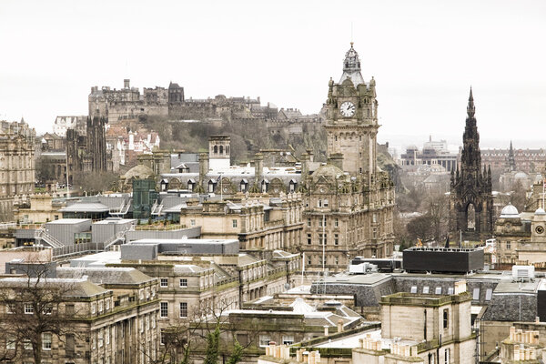 A view of Edinburgh city center in a cloudy day.