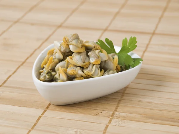 Bowl with cockles — Stock Photo, Image