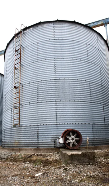 Antiguo silo de granja — Foto de Stock