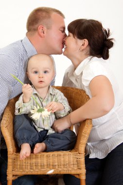 Çocuklu mutlu bir aile..