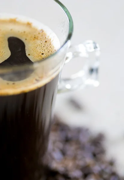 Černá káva ve skle — Stock fotografie