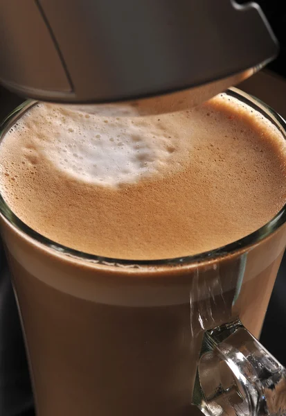 Cappucino-Kaffee im Glas — Stockfoto